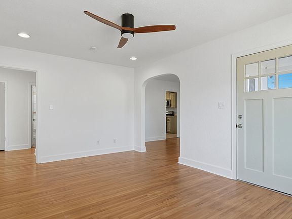 3rd image of 1601 Castleberry Ave