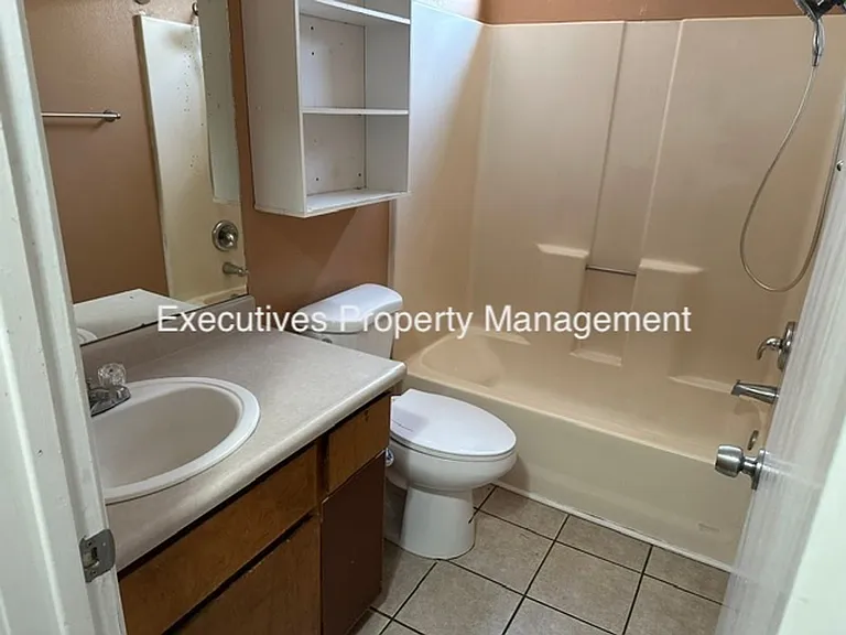 1859 Heritage Dr — Photo 5
