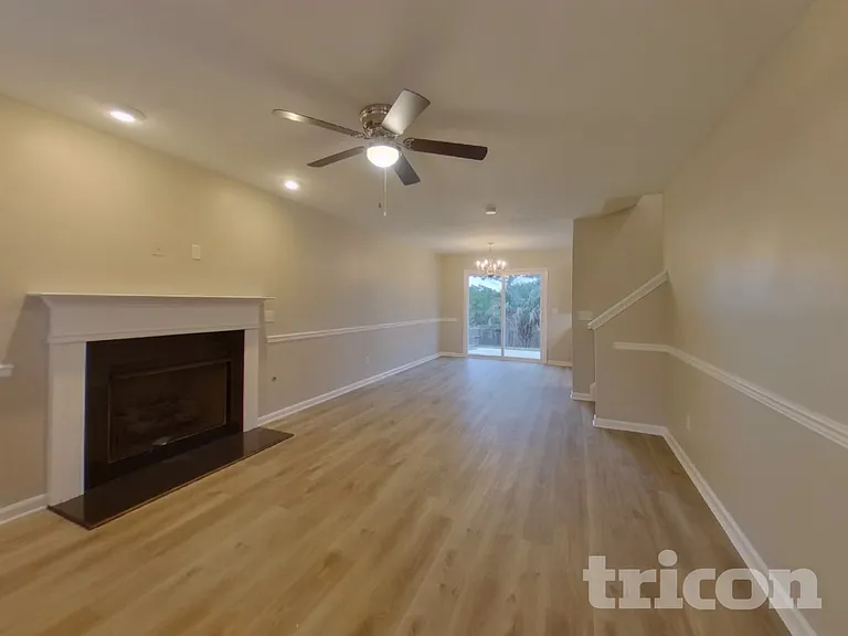 233 Windy Hollow Dr — Photo 3