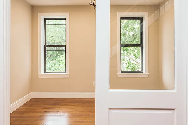 Rented by Nooklyn NYC LLC | media 7