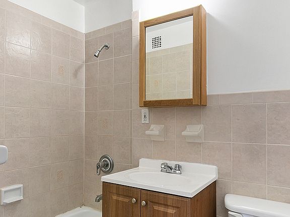 5th image of 25-34 Crescent St #2P