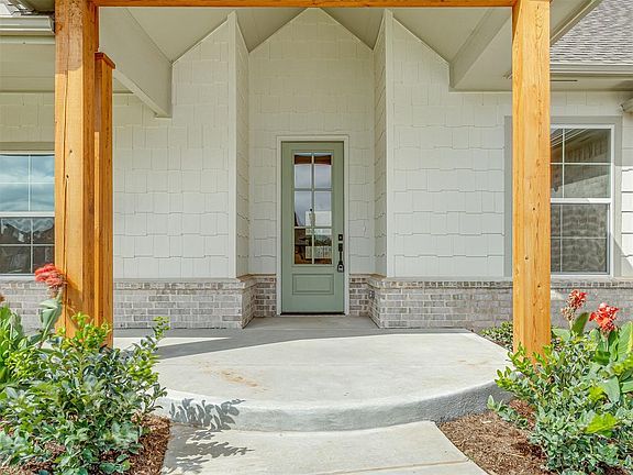 4th image of 3912 Skyler Way