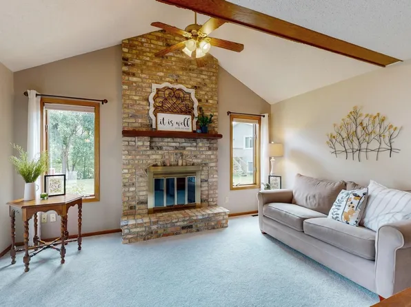 7309 Park View Dr, Mounds View, MN 55112