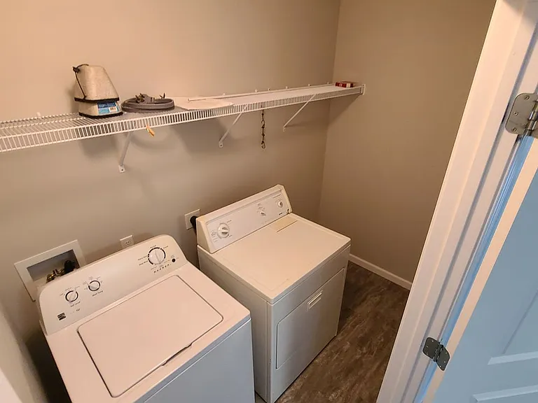 2101 Nadine St — Photo 10