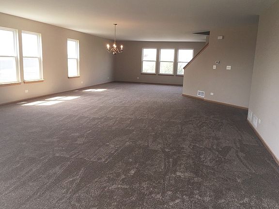 3rd image of 473 Stone Hollow Dr