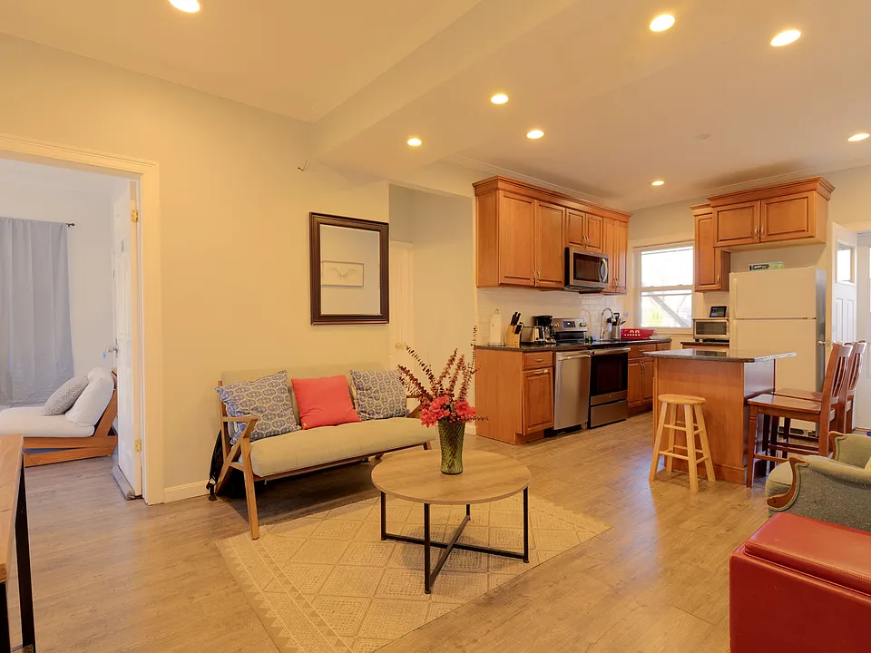 157 Perkins St #3