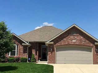 6060 Sheridan Dr, Columbus, IN 47203