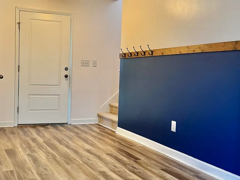 140 Broadleaf Dr — Photo 2