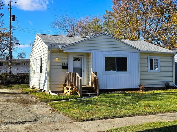 2038 Wood Ln, Flint, MI 48503