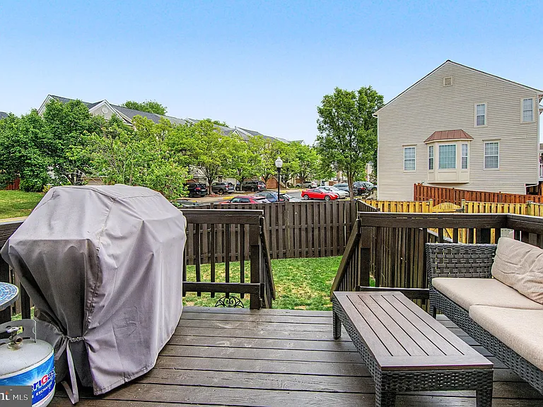 510 Lilac Ter NE — Photo 36