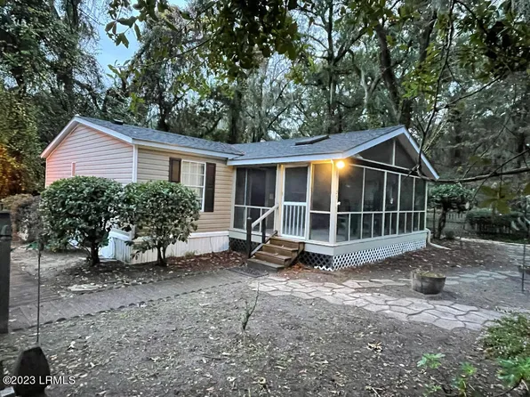 35 Buchanan Road, St. Helena Island, SC 29920