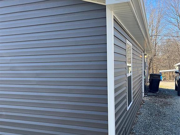 4th image of 711 Andrews St