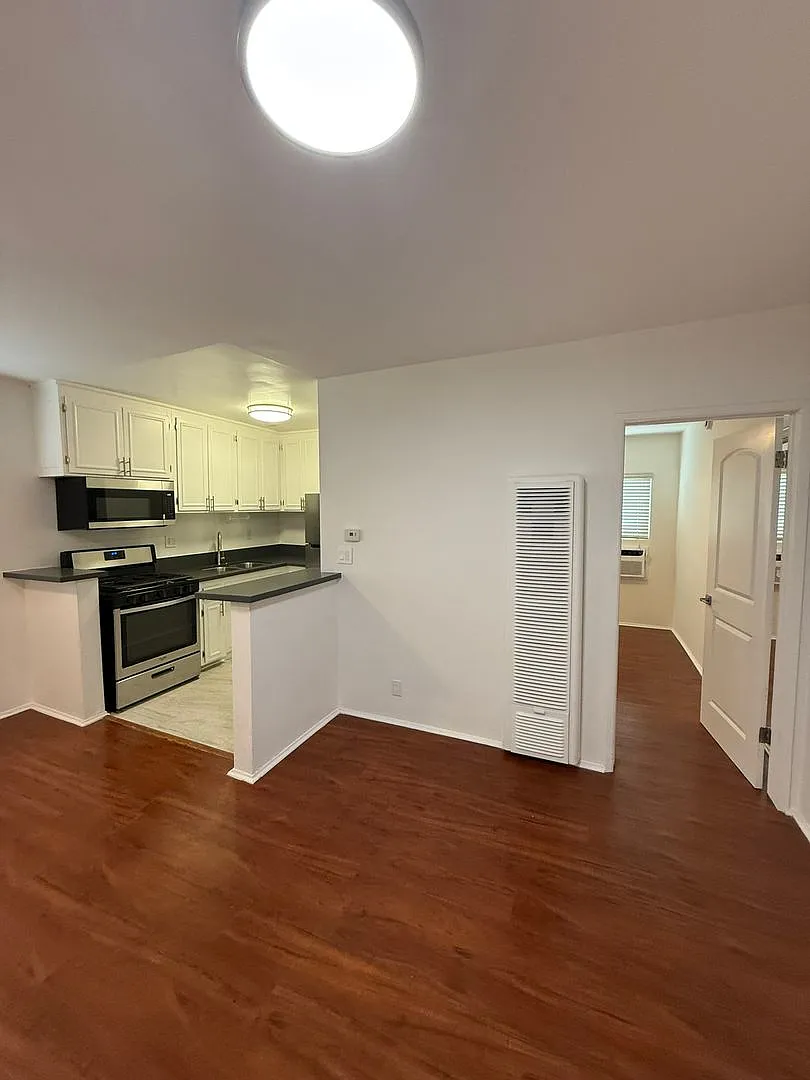 3708 Veteran Ave — Photo 4