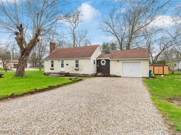 356 Killian Rd, Akron, OH 44319