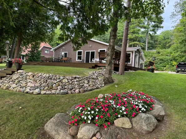 2010 McMillan Rd, Indian River, MI 49749