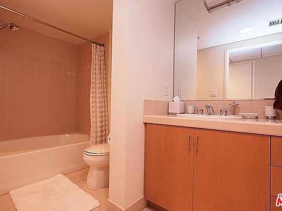 2nd image of 13700 Marina Pointe Dr Unit 324