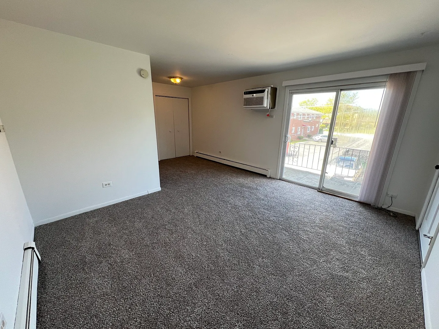 1 bed, 830 sqft, $1,325 — Photo 4