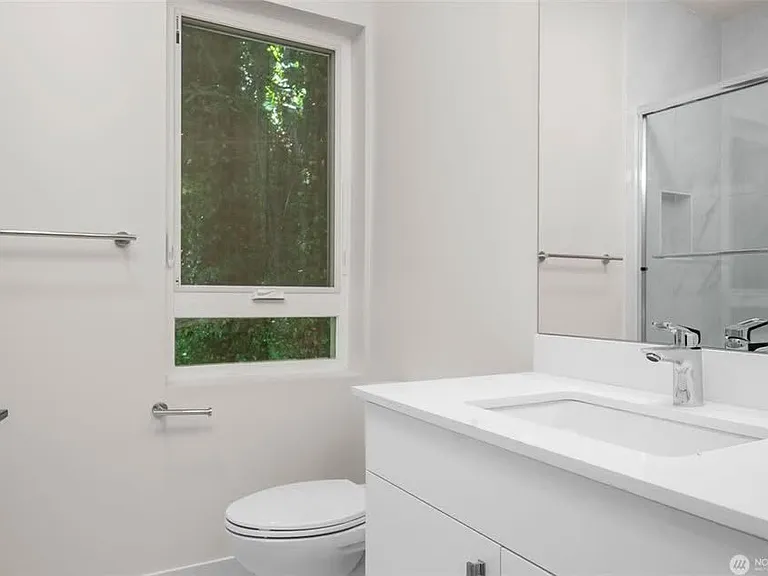 17XX Harbor Ave SW #303 — Photo 13