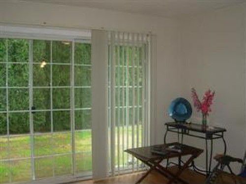 4th image of 9754 Beachwood Dr
