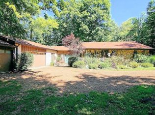 16 Locust Hill Rd, Cincinnati, OH 45245