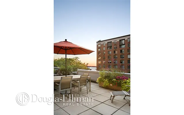Sold by Douglas Elliman | media 21
