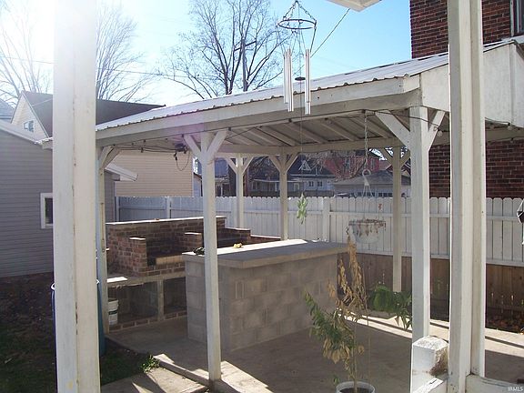 4th image of 207 E Miami Ave