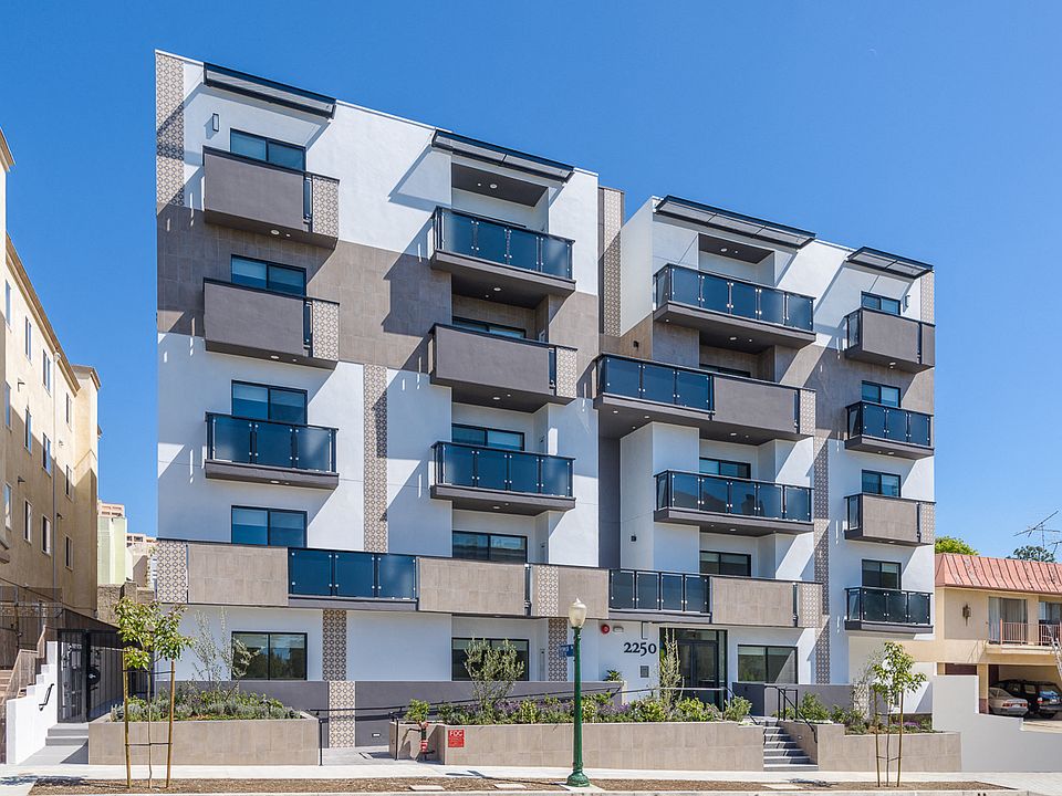 Exterior of Fox Hills Dr by Wiseman