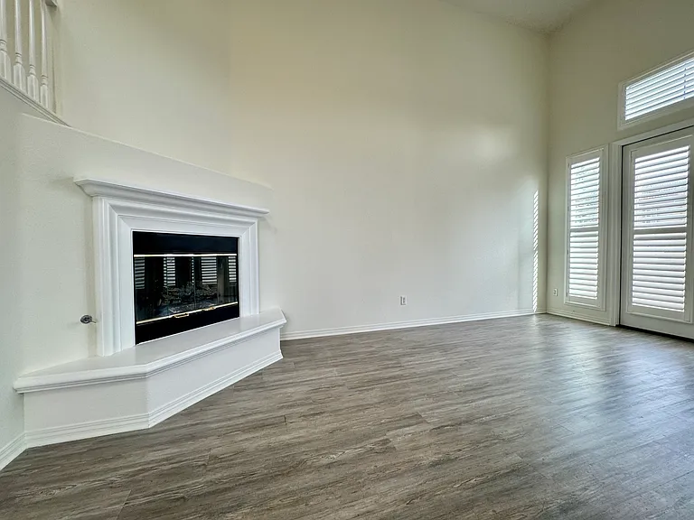 1331 Bayside Cir — Photo 12