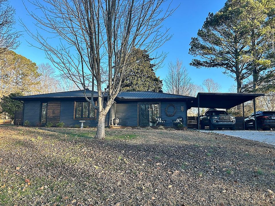 1st image of 221 Ridgefield Cir