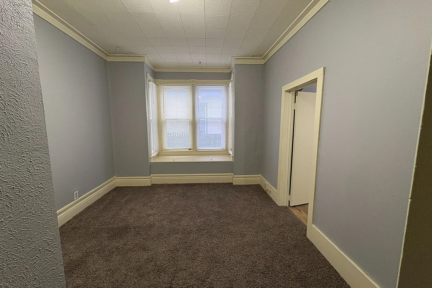 3 bed, 1060 sqft, $1,349 — Photo 4