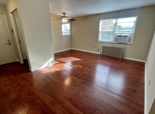 945 S 4th St #8, Springfield, IL 62703