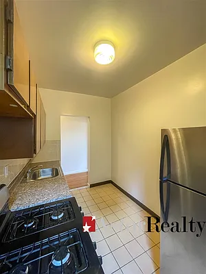 Rented by Astor Realty | media 24