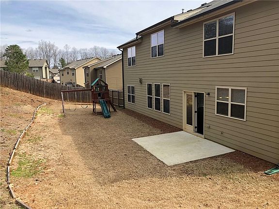 3rd image of 6920 Lacebark Dr