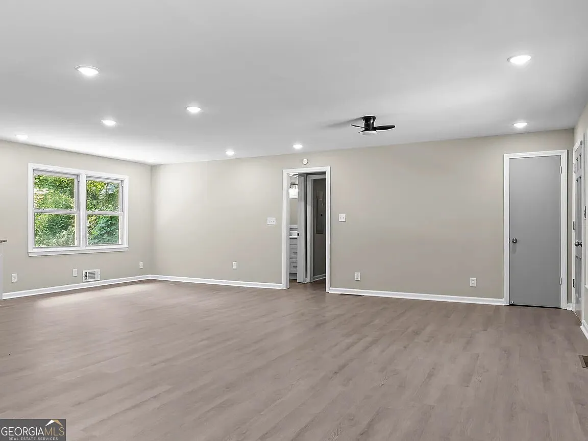 4 bed, 3.0 bath, 2172 sqft, $2,850 — Photo 4