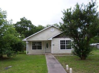 1103 W 12th St, Bonham, TX 75418