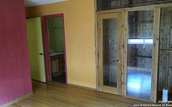 5th image of 5911 Cliffmore Dr