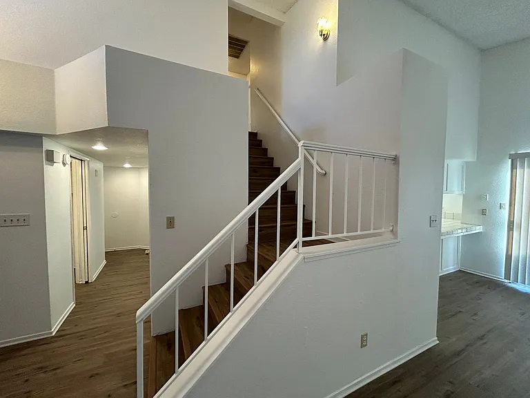 7921 Cold Creek Ct — Photo 10