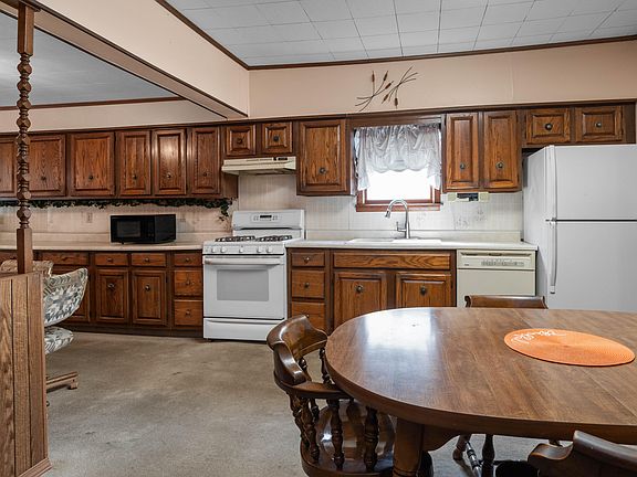 2nd image of 1679 Beaver Valley Rd