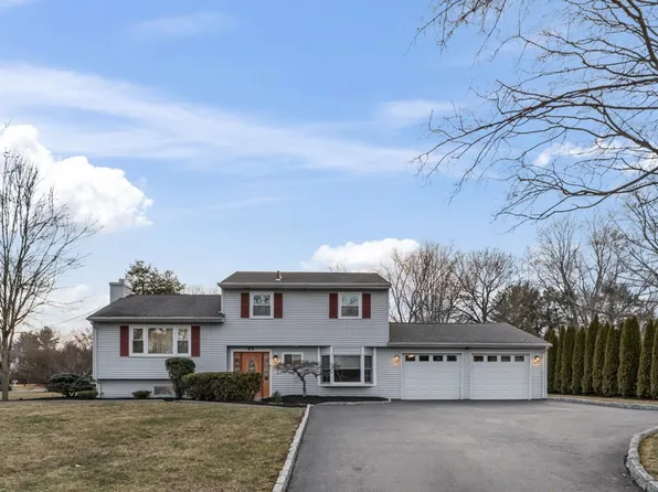21 Meadowview Dr, East Windsor, NJ 08512