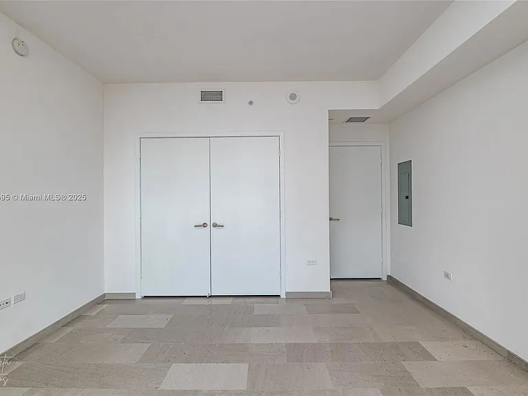 88 SW 7th St #1004 — Photo 26