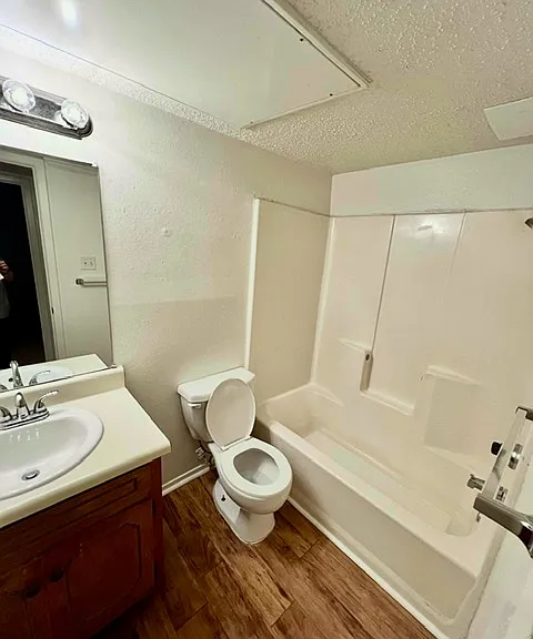 201 W Spence St #7B — Photo 6