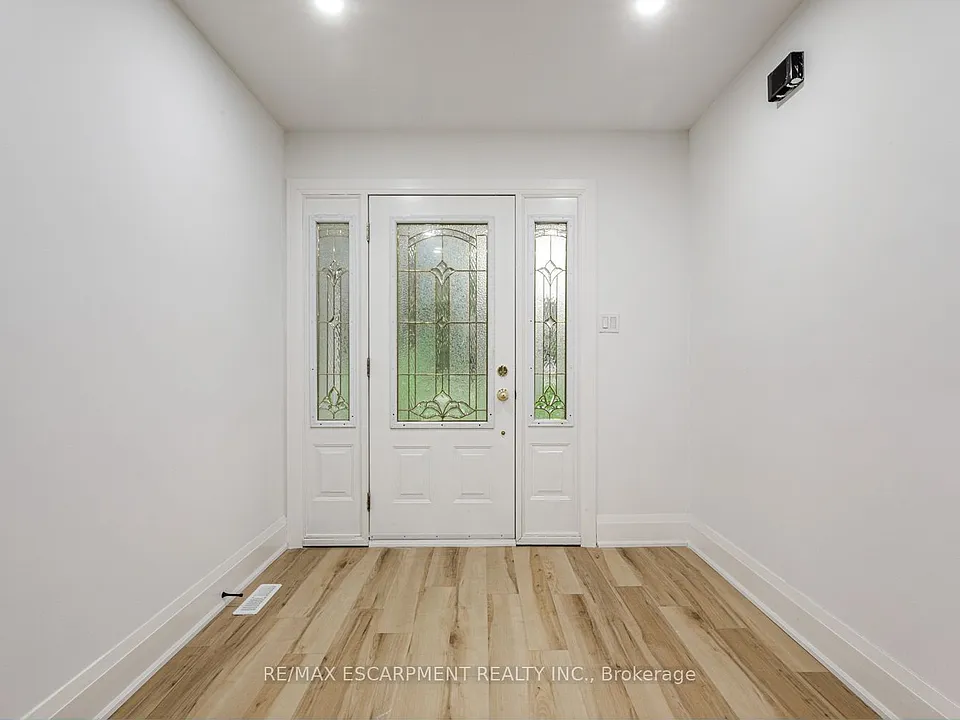 2104 Mississauga Rd