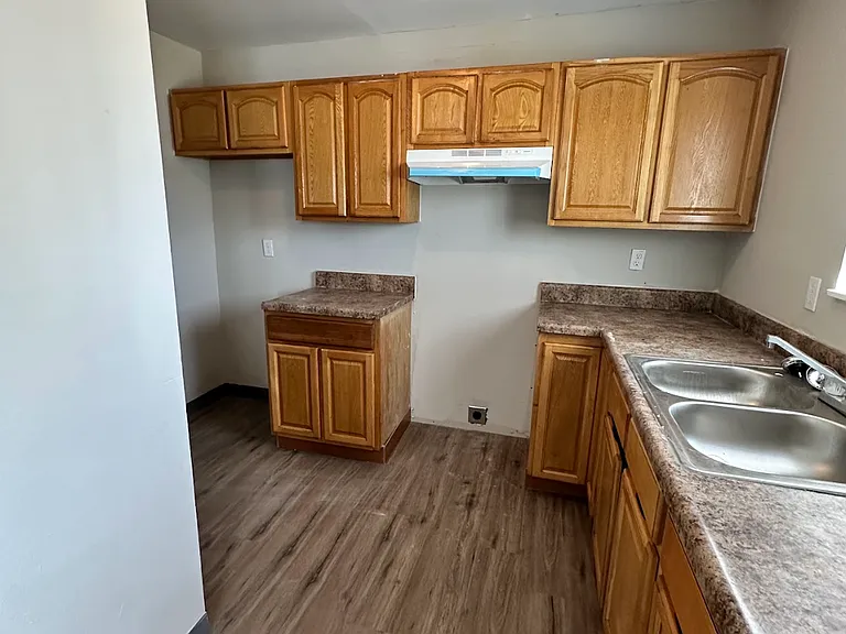 1712 N James H McGee Blvd — Photo 8