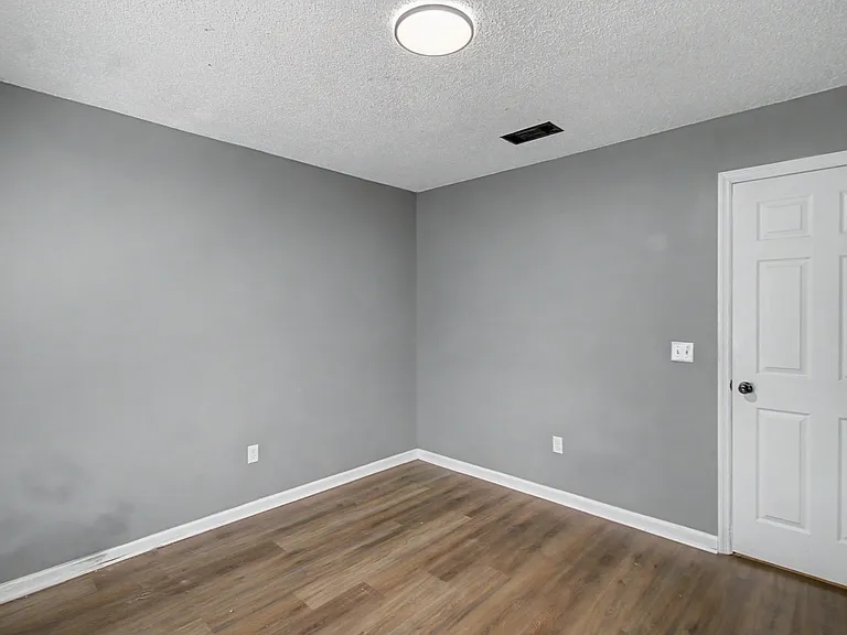 291 Sabreena Cir — Photo 20