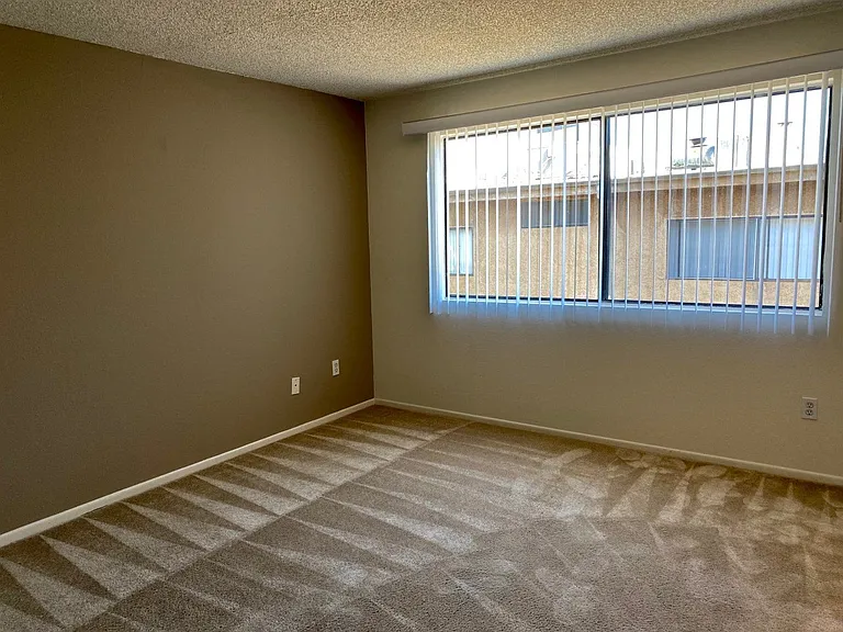 Woodman Place Apartments — Photo 17