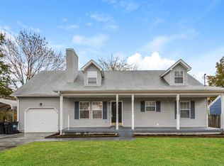 222 Clearlake Dr, La Vergne, TN 37086