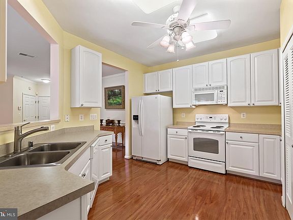 4th image of 8135 Cyprus Cedar Ln Unit B