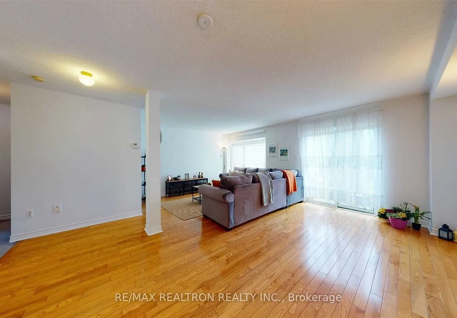 3 bed, $3,500 — Photo 2