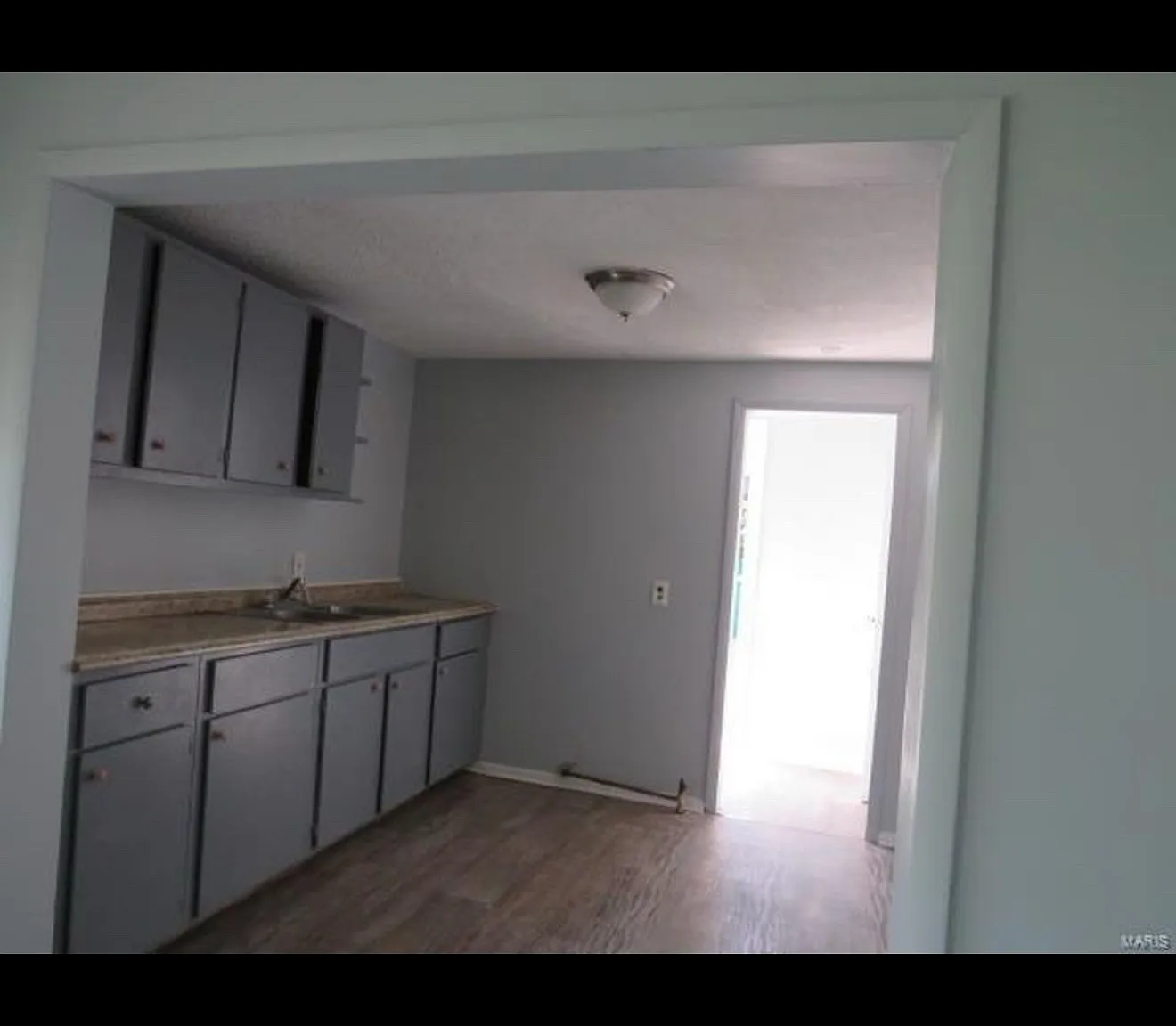 2 bed, 900 sqft, $975 — Photo 2