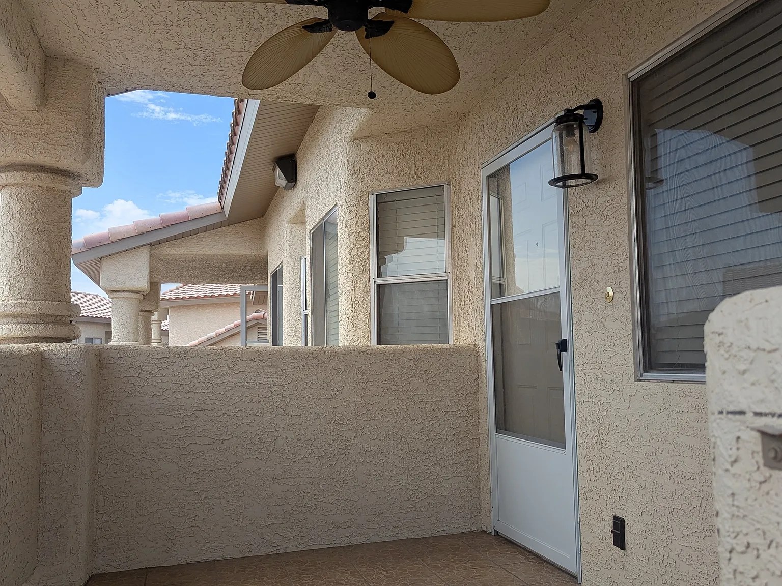 2 bed, 996 sqft, $1,350 — Photo 2